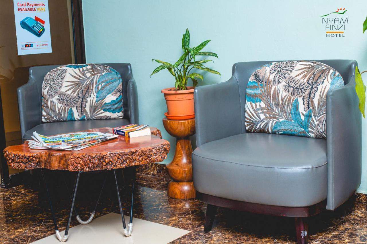 Nyamfinzi Hotel Chipata Bagian luar foto