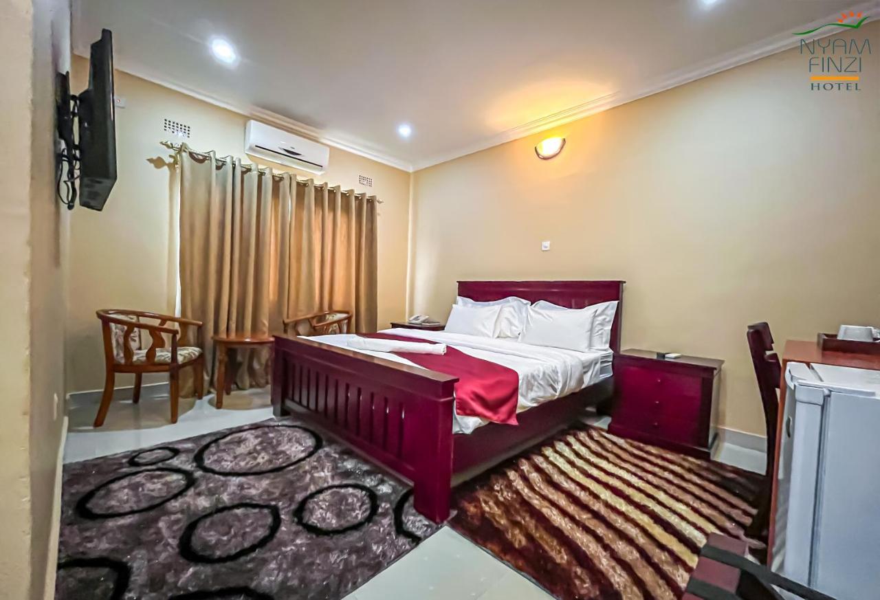 Nyamfinzi Hotel Chipata Bagian luar foto