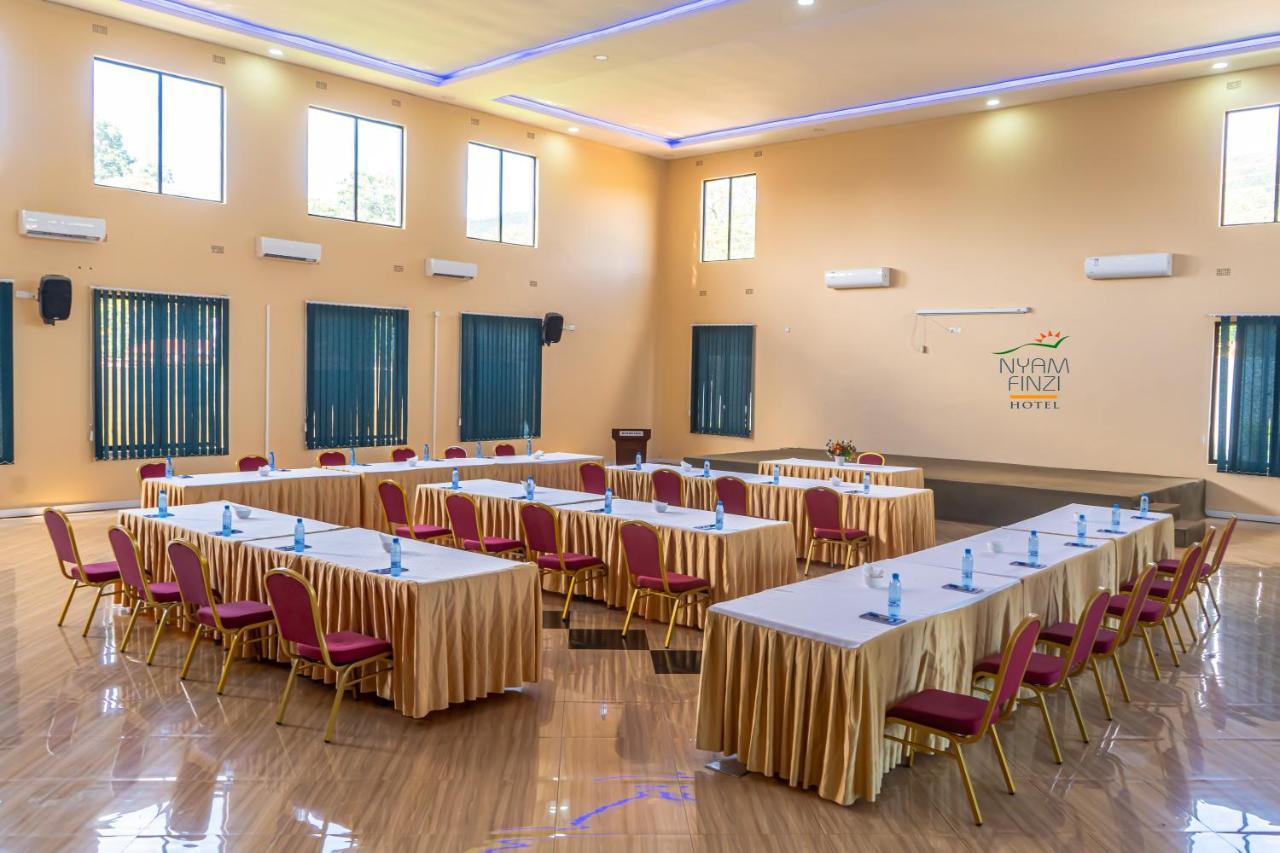 Nyamfinzi Hotel Chipata Bagian luar foto