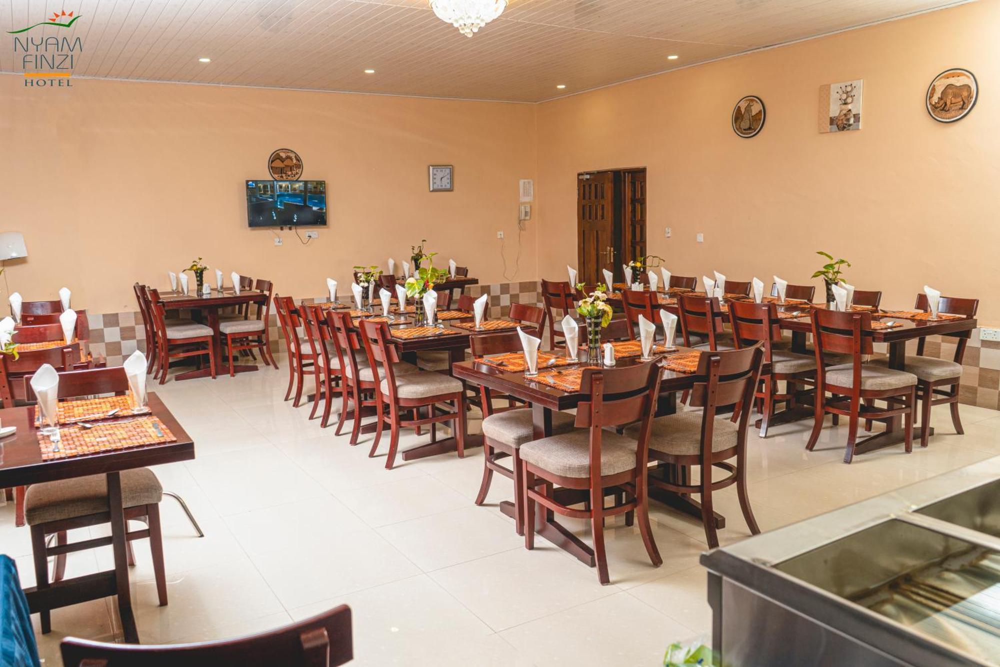 Nyamfinzi Hotel Chipata Bagian luar foto